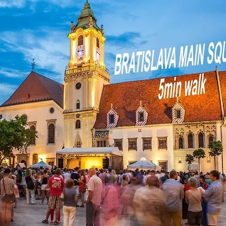 Gorgeous City Centre Apartment In Bratislava With Free Parking Apartment *