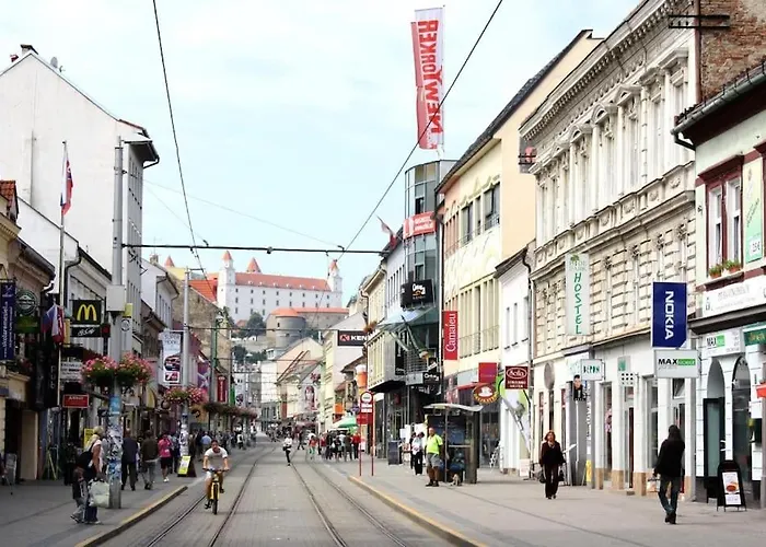 Gorgeous Centre In With Free Parking דירה ברטיסלאבה