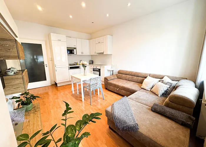 דירה Gorgeous Centre In With Free Parking *